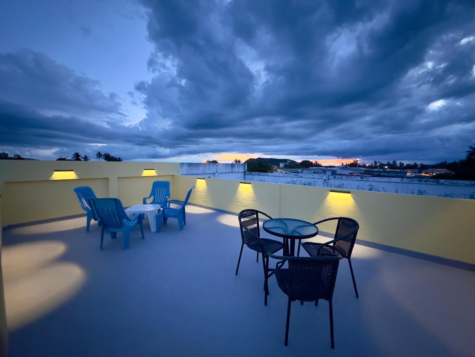 Prachan Hostel Тонгсала Екстер'єр фото